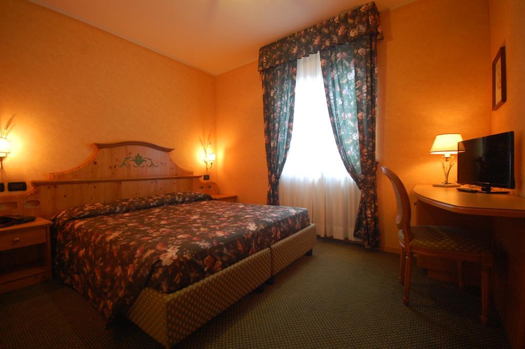 Chalet Fiocco Di Neve Пинцоло Екстериор снимка